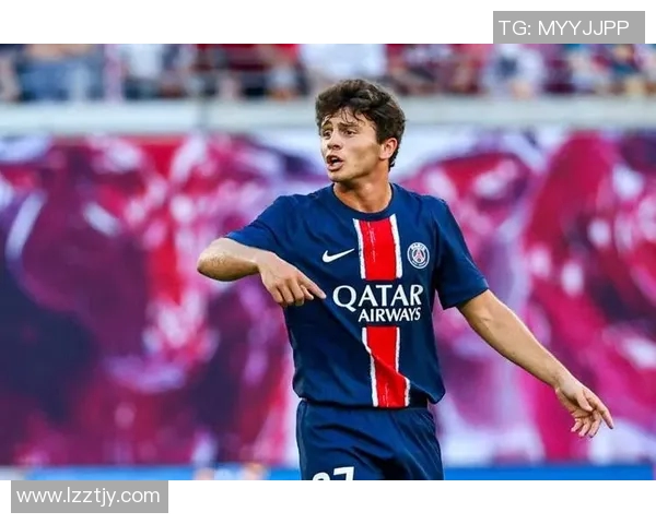 若昂内维斯的足球之路从青涩少年到闪耀赛场的传奇旅程