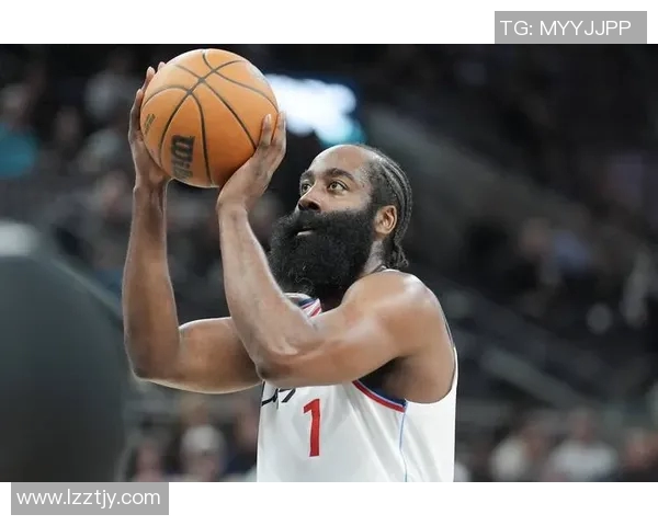 快船战胜雷霆全场32分10助攻的精彩表现引发热议