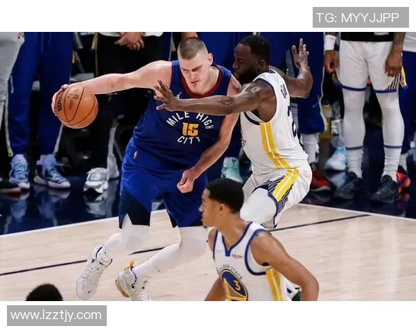 勇士与鹈鹕激战正酣4月26日新浪直播精彩不容错过