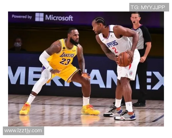 安东尼与詹姆斯对决回顾：篮球场上的传奇之战与友谊的碰撞