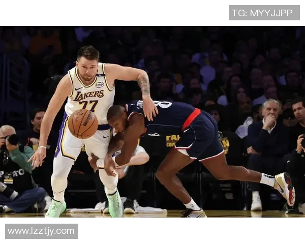 湖人对决快船谁将成为MVP揭晓比赛背后的精彩故事与球员表现分析