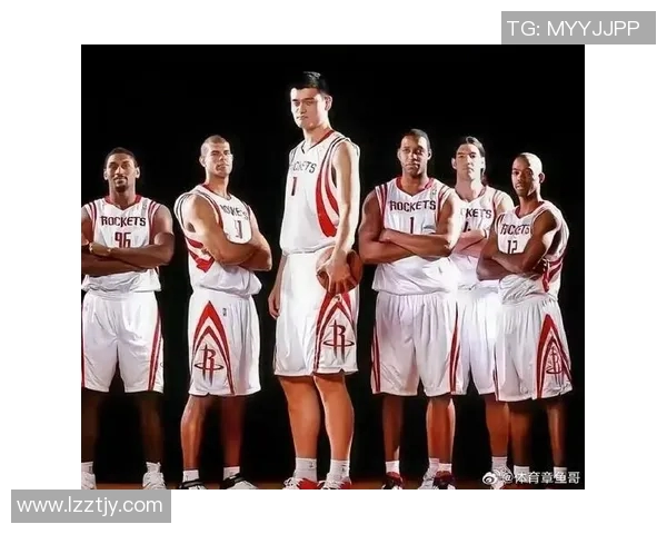 火箭队与湖人队激战回顾姚明的传奇时刻与篮球荣耀