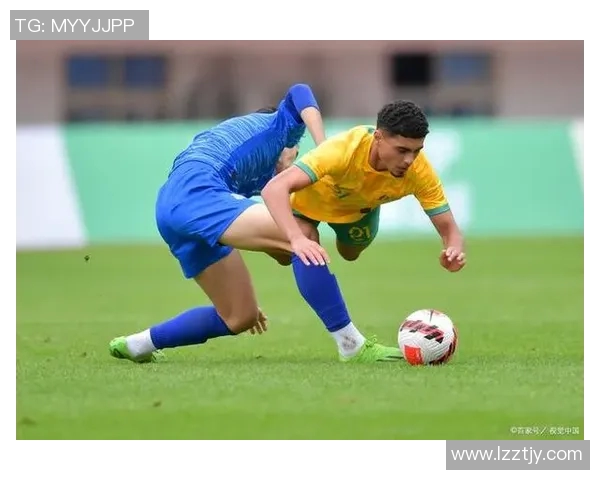 维迪斯与赫拉克的精彩对决揭示了足球战术与团队合作的完美结合